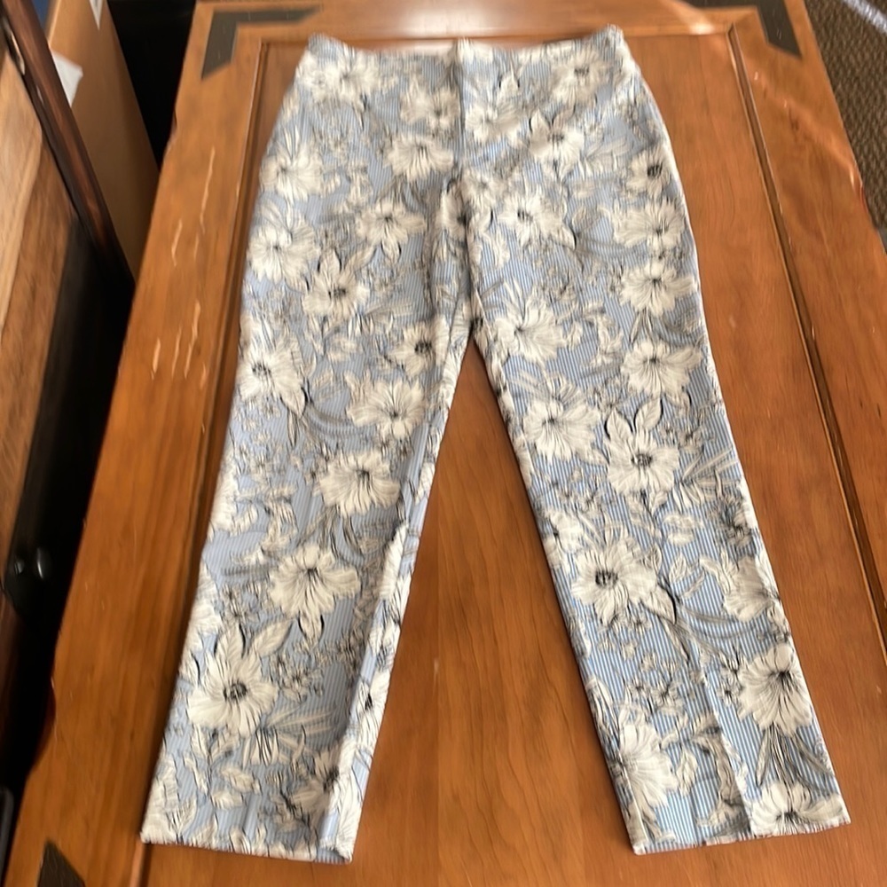 Versona NWT Modern Ankle Pants Size 12